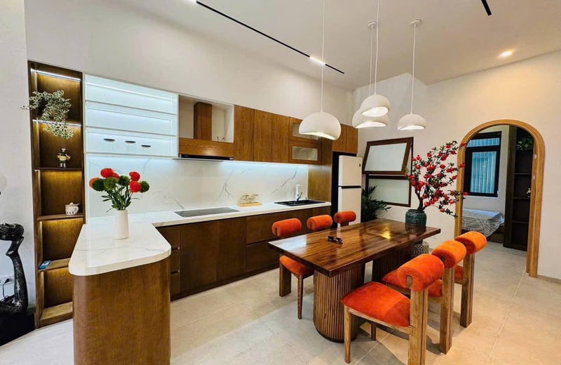 Miete eines 3-stöckigen Hauses in Strandnähe im Stadtteil Hoa Minh, Da Nang, Vietnam